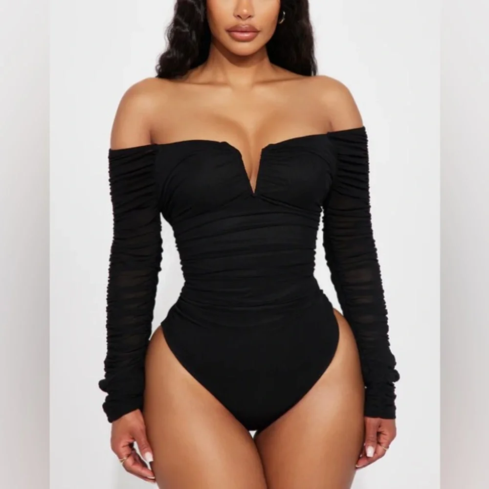 Off-Shoulder Top - Picture 4 of 4